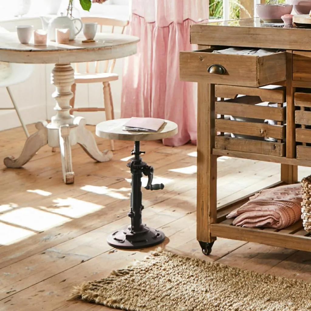 LOBERON Hocker Neil Hot